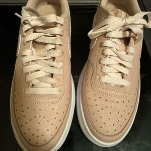 Nike Court Vision Alta Low Womens Platform Shoes Pink DM0113-600 Size 8